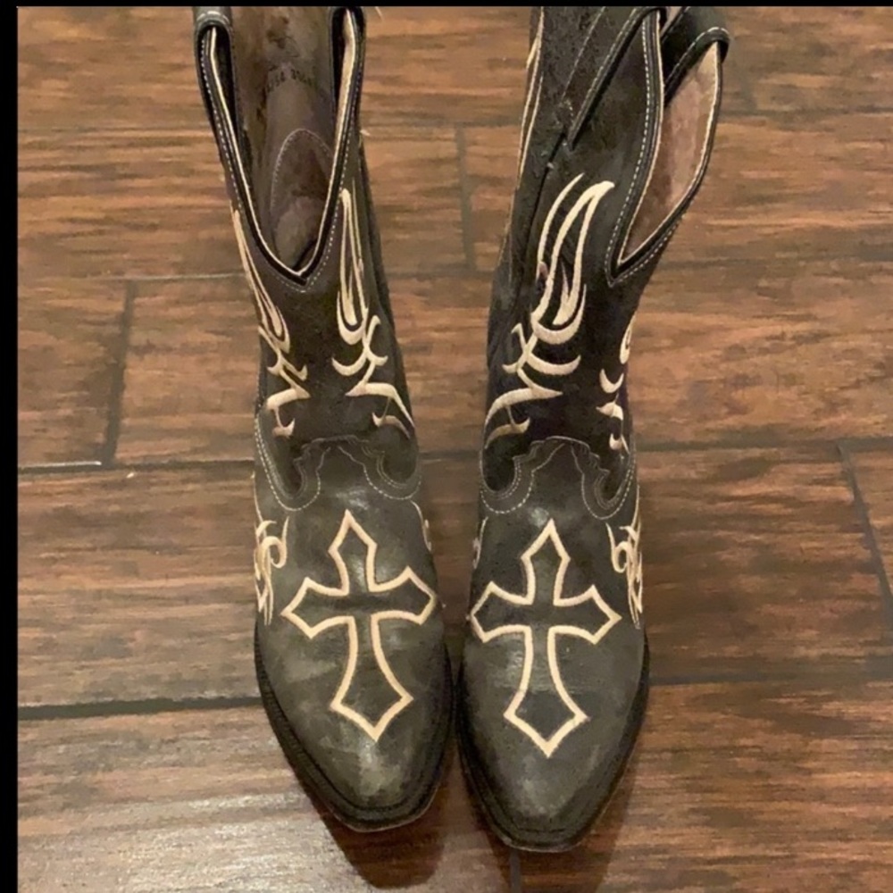 Women’s Justin Cowboy Boots